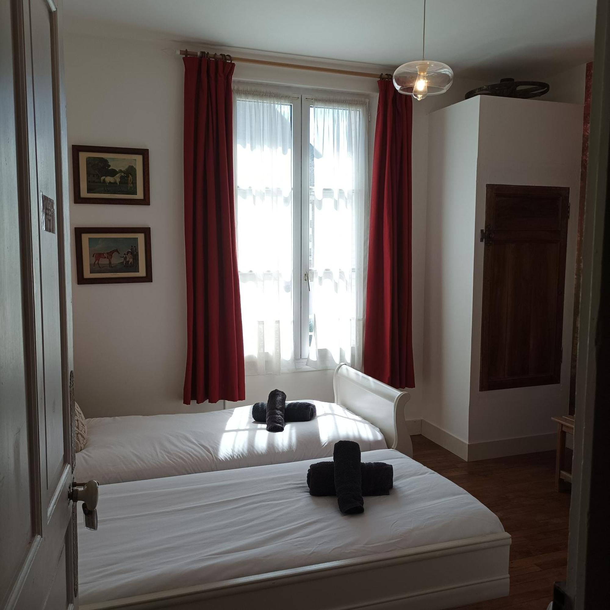 Le Relais Des Roses- D'hotes Guest house *